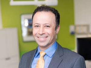 Dr. Reza Nouri receives the 2022-23 Alumni Builder Award